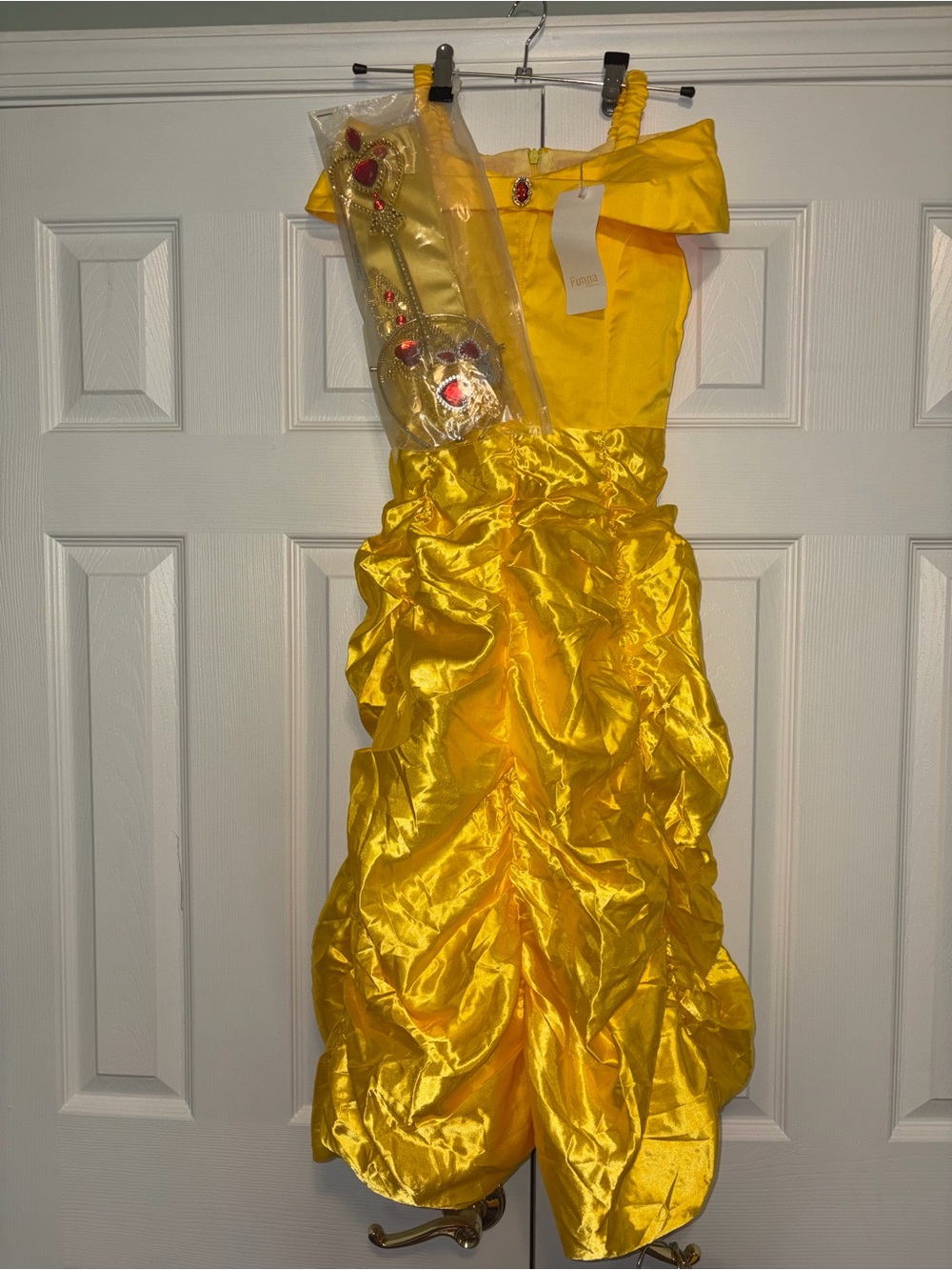 NEW Yellow Princess Kids Dress with Jewel Accented accessories size 150 (10-12)